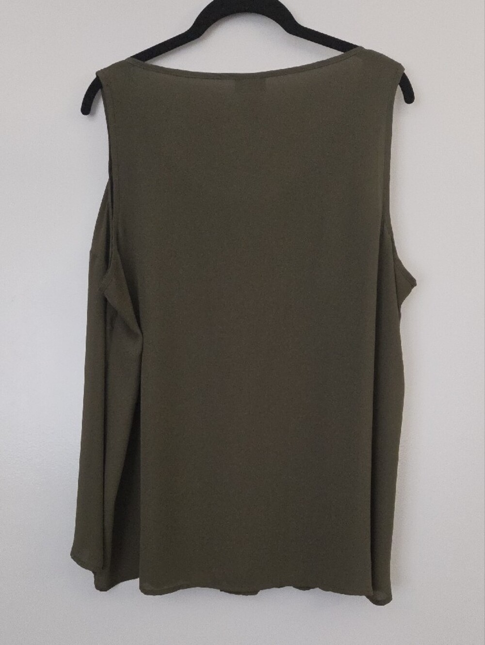 Torrid Olive Green Pleated Scoop Neck Sleeveless Top - Picture 4 of 5